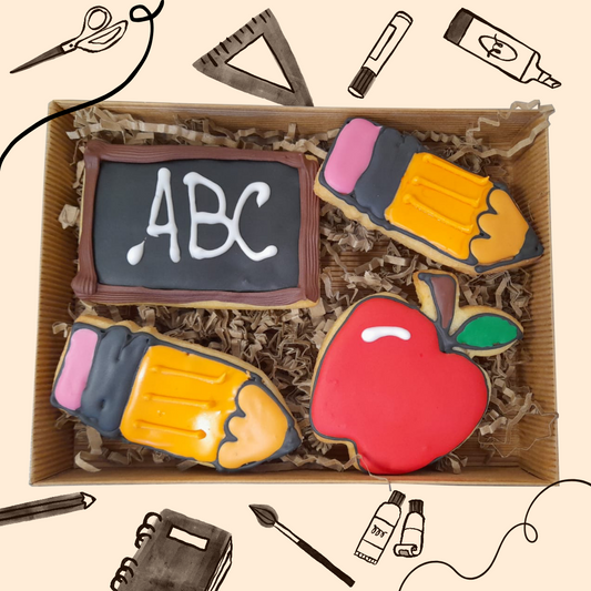 BOX DI BISCOTTI DECORATI A MANO A TEMA BACK TO SCHOOL